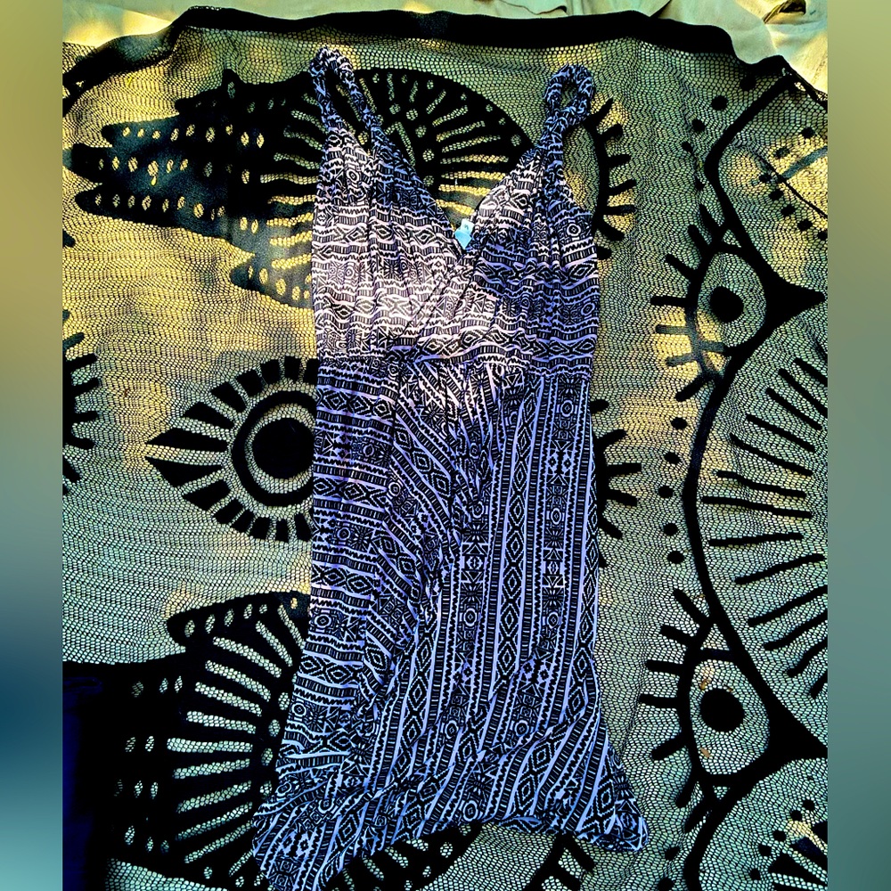 WOMENS DRESS SIZE SMALL